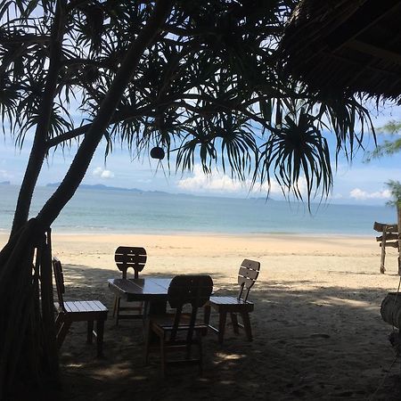 Cocobar&Bungalow'Kohjum Hotel Koh Jum Esterno foto