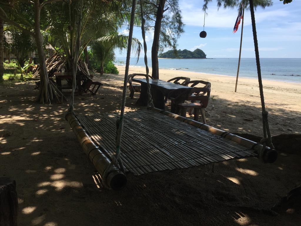 Cocobar&Bungalow'Kohjum Hotel Koh Jum Esterno foto