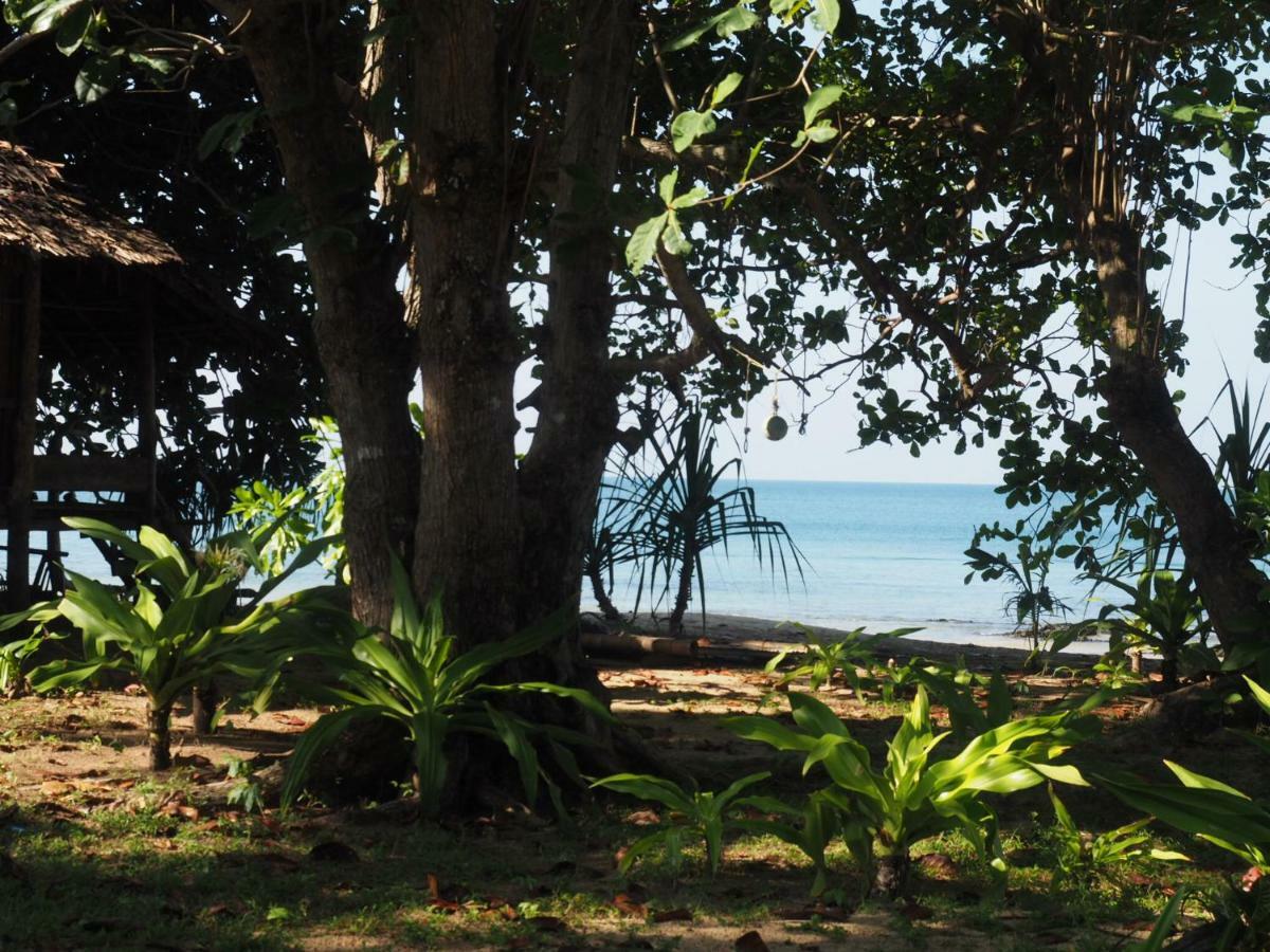 Cocobar&Bungalow'Kohjum Hotel Koh Jum Esterno foto